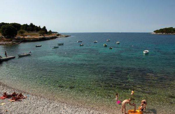 Apartments Tonka Near Beach And Sea Pula Exterior foto
