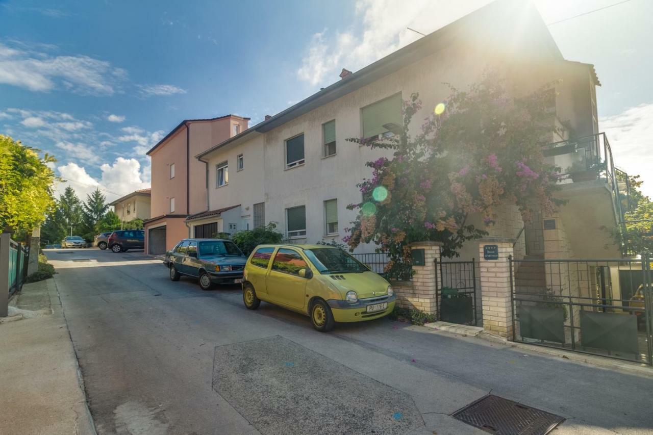 Apartments Tonka Near Beach And Sea Pula Exterior foto