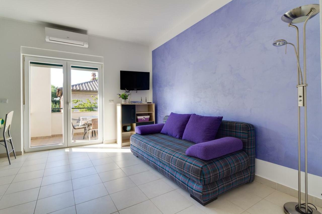 Apartments Tonka Near Beach And Sea Pula Exterior foto